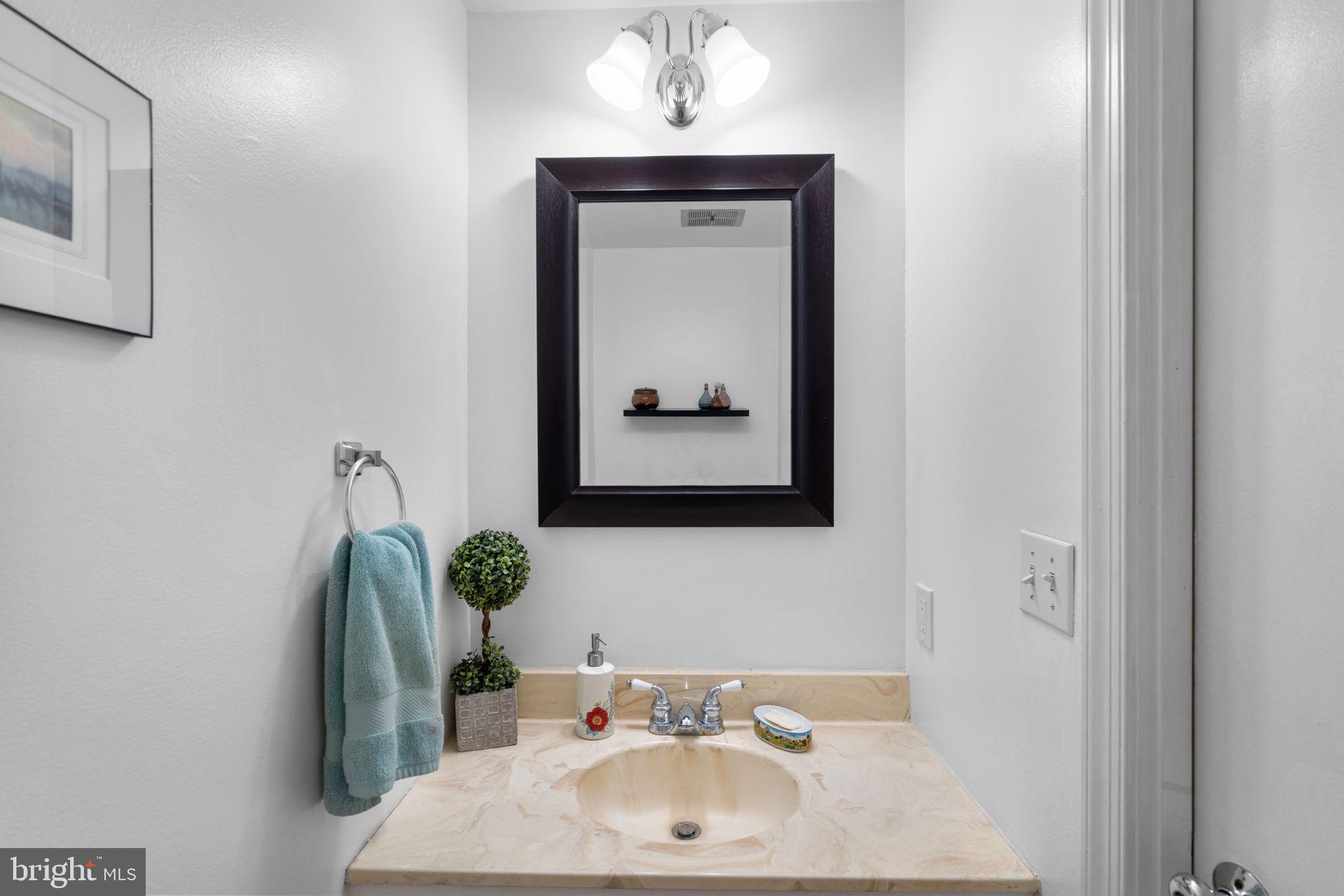 11713 Stillbrook Court Reston, VA 20191 - Photo 8 of 38 Gallery Image 8