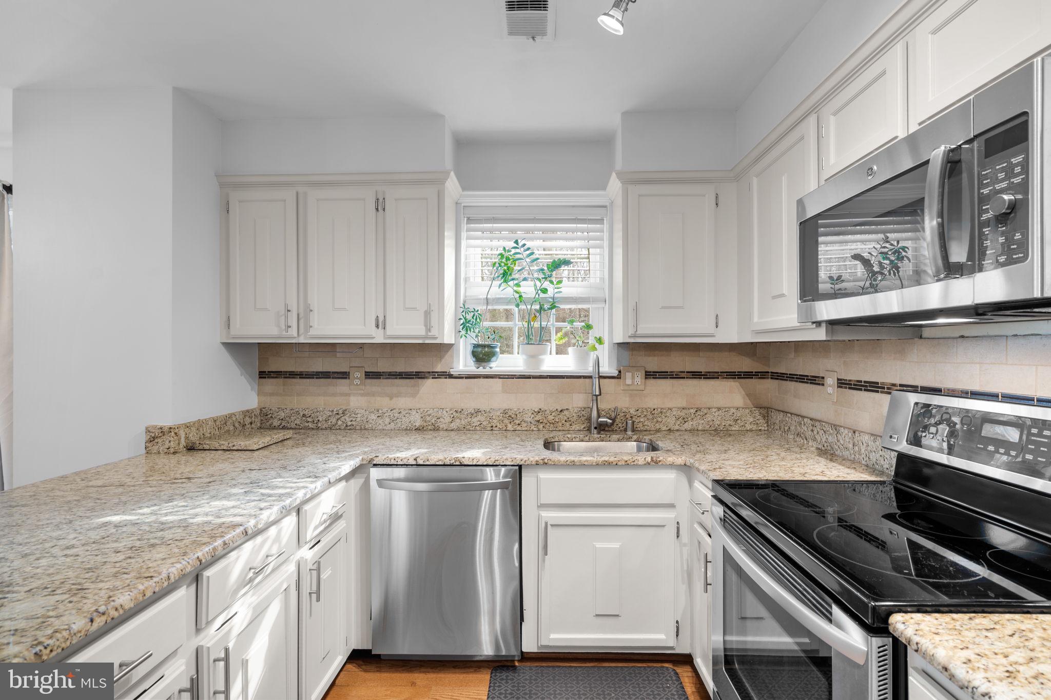 11713 Stillbrook Court Reston, VA 20191 - Photo 10 of 38 Gallery Image 10