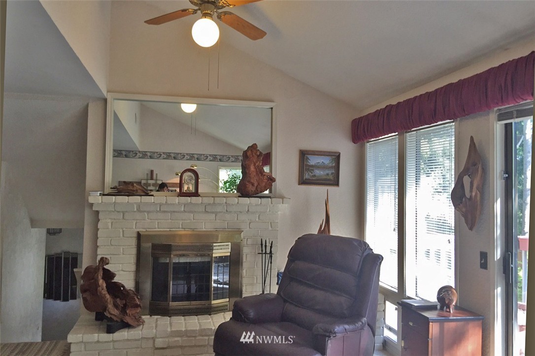 16710 96th Court Northeast Bothell, WA 98011 - Photo 5 of 21