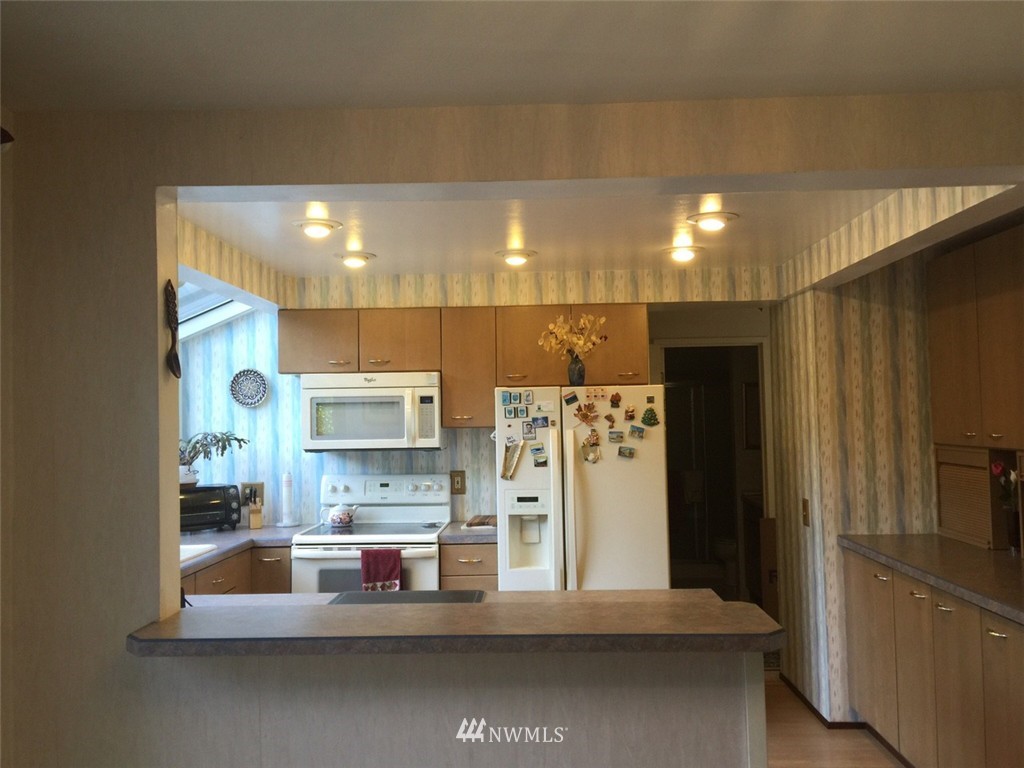 16710 96th Court Northeast Bothell, WA 98011 - Photo 8 of 21