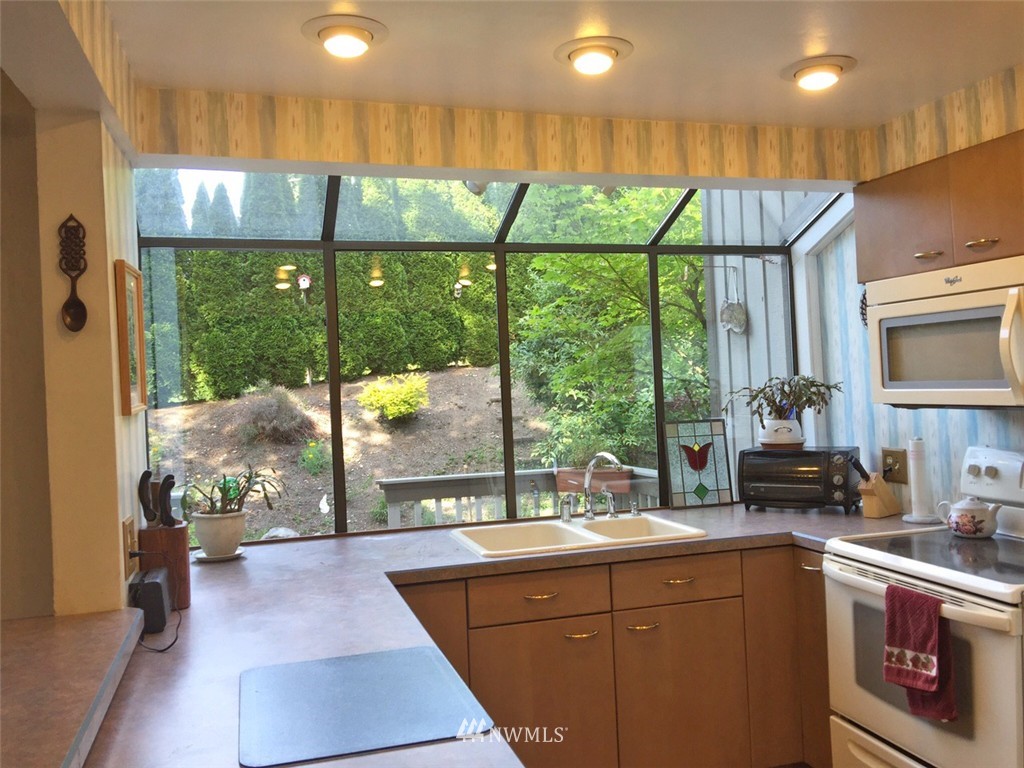 16710 96th Court Northeast Bothell, WA 98011 - Photo 10 of 21