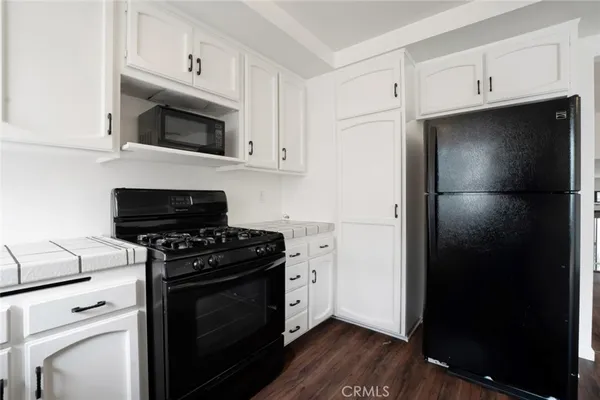 $599,950 | 20737 Roscoe Boulevard, Unit 701, Winnetka, CA 91306