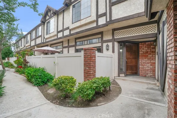$599,950 | 20737 Roscoe Boulevard, Unit 701, Winnetka, CA 91306