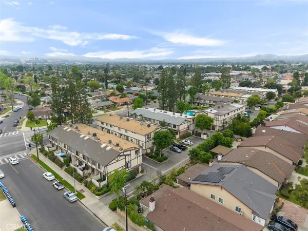 $599,950 | 20737 Roscoe Boulevard, Unit 701, Winnetka, CA 91306