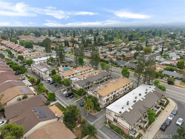 $599,950 | 20737 Roscoe Boulevard, Unit 701, Winnetka, CA 91306