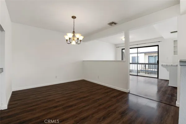 $599,950 | 20737 Roscoe Boulevard, Unit 701, Winnetka, CA 91306