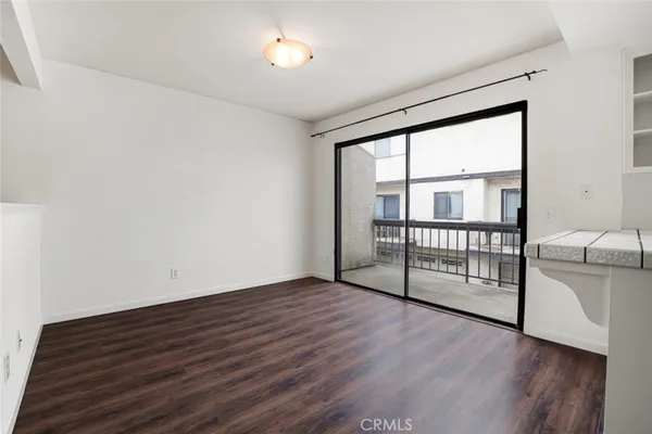 $599,950 | 20737 Roscoe Boulevard, Unit 701, Winnetka, CA 91306