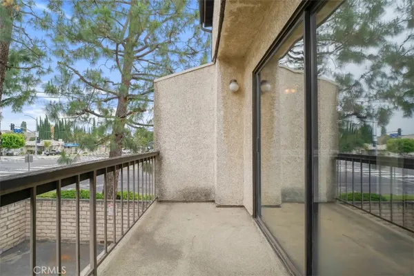 $599,950 | 20737 Roscoe Boulevard, Unit 701, Winnetka, CA 91306