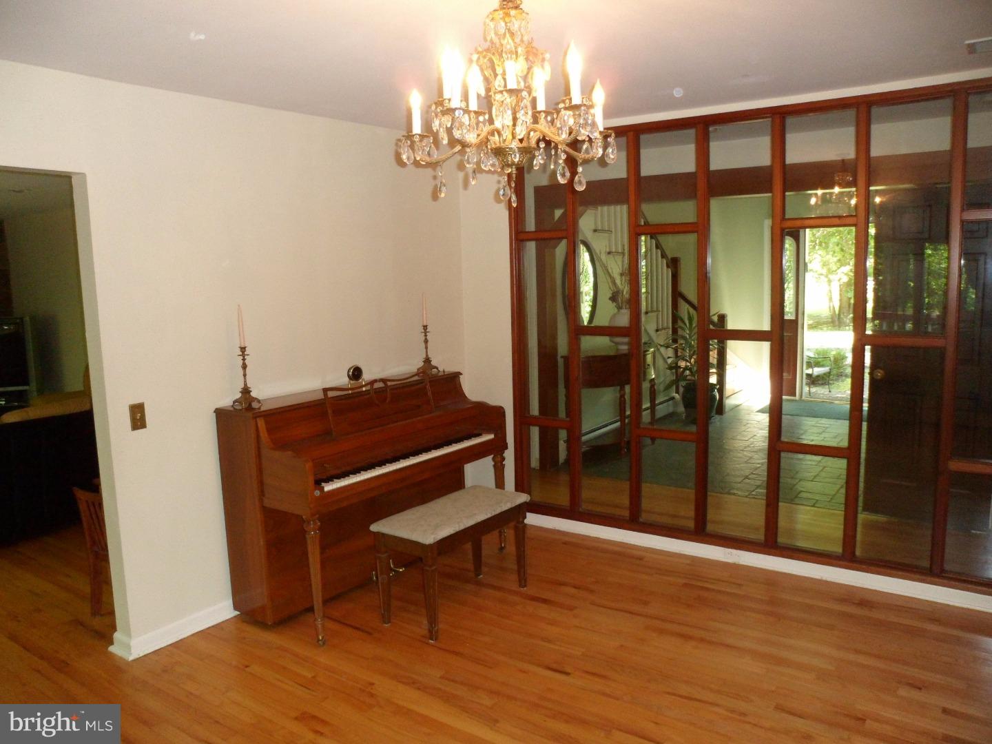 259 North Post Road West Windsor, NJ 08550 - Photo 7 of 20