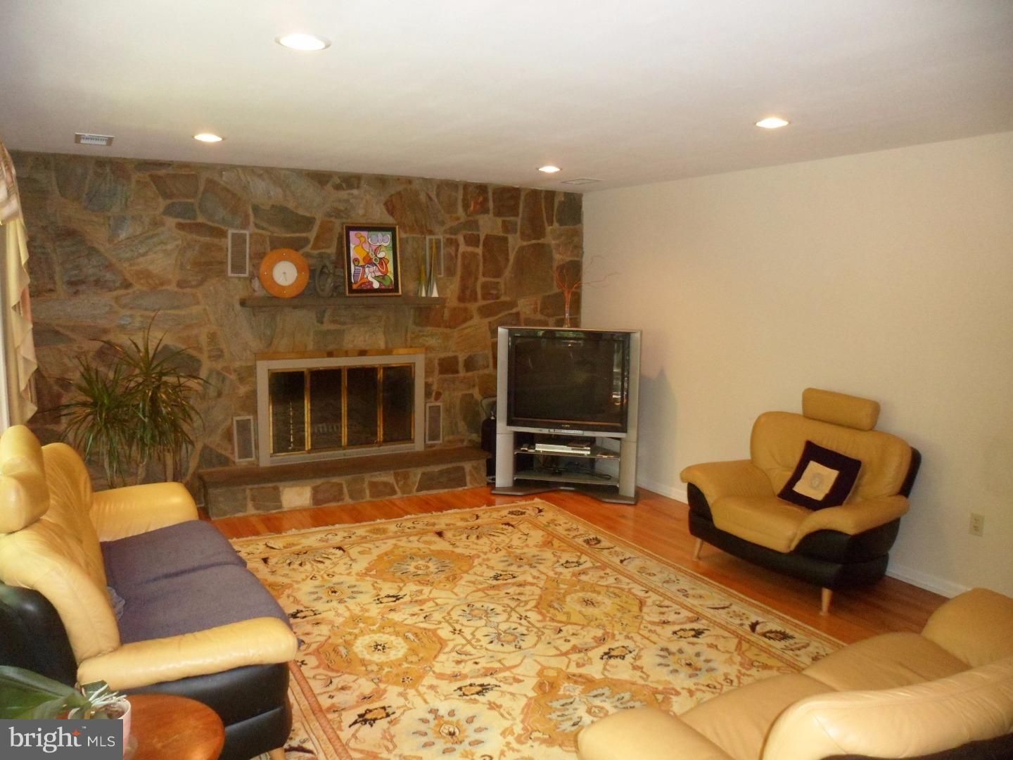 259 North Post Road West Windsor, NJ 08550 - Photo 9 of 20