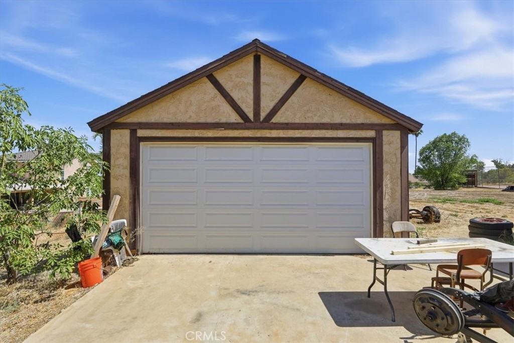 17394 Sunset View Drive Riverside, CA 92504 - Photo 56 of 62 Guest garage
