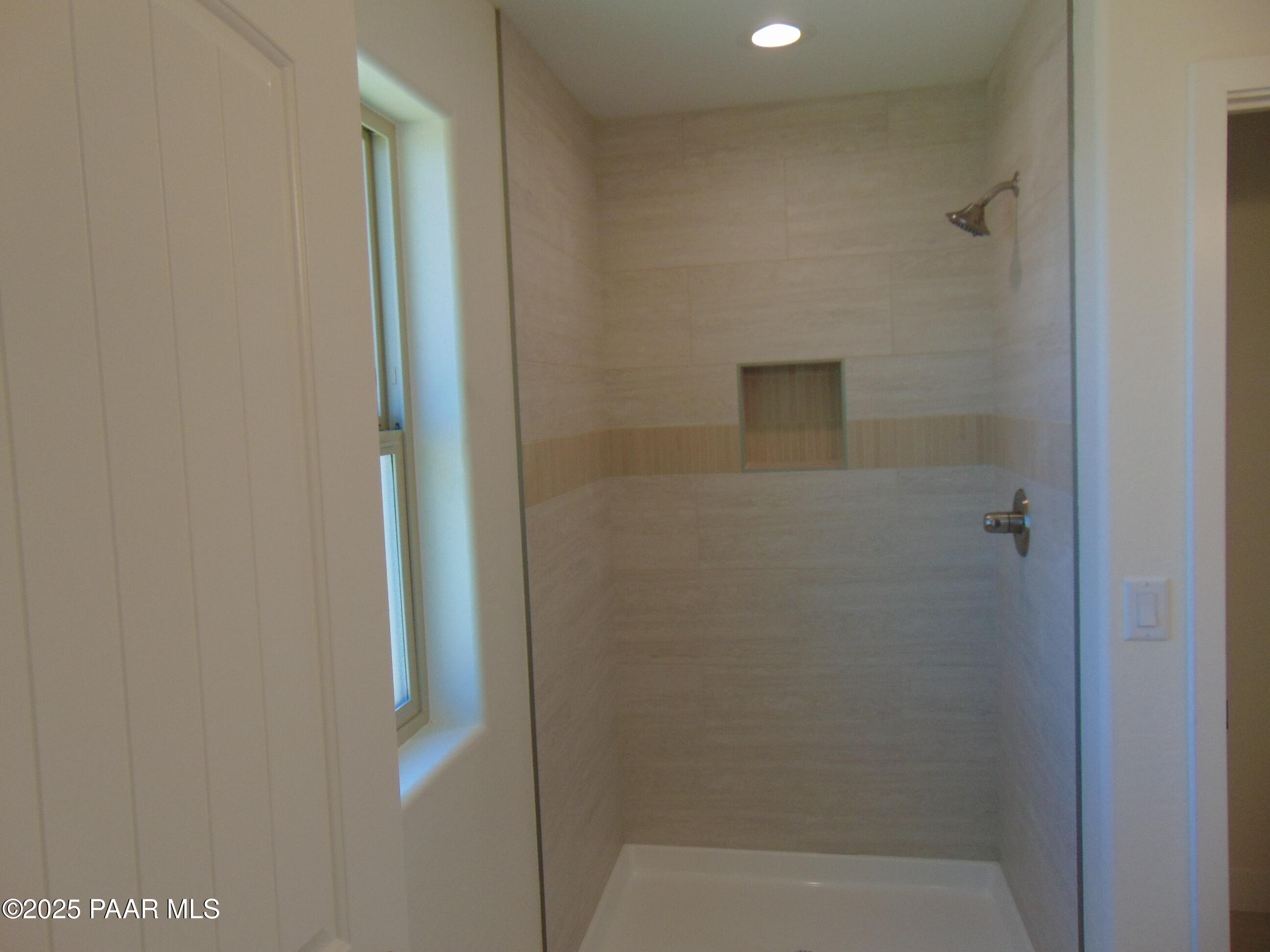 17707 East Jackrabbit Road Mayer, AZ 86333 - Photo 14 of 21 a bathroom with a shower