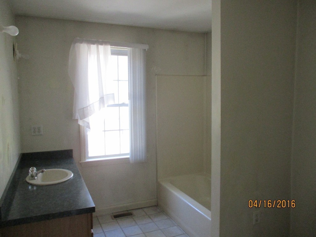 104 Whitins Road Sutton, MA 01590 - Photo 7 of 13 Gallery Image 7