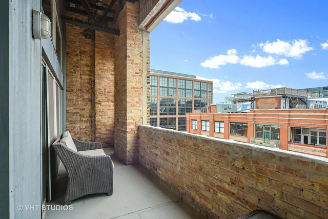 $785,000 | 1000 West Washington Boulevard, Unit 517, Chicago, IL 60607