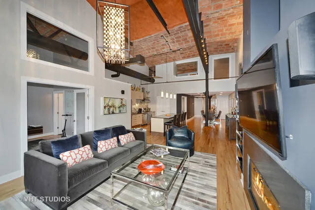 $785,000 | 1000 West Washington Boulevard, Unit 517, Chicago, IL 60607