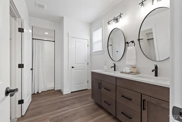 $799,900 | 2 Neil Road, Emmett, ID 83617