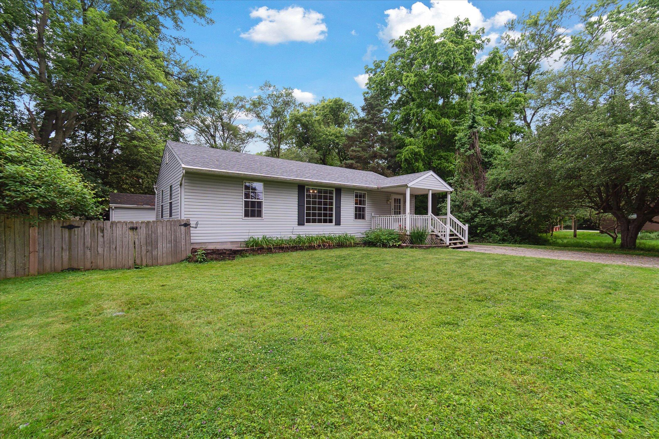 21845 Novi Road Northville, MI 48167 - Photo 3 of 22 02-21845-Novi-Rd-Northville-MI-48167-Win