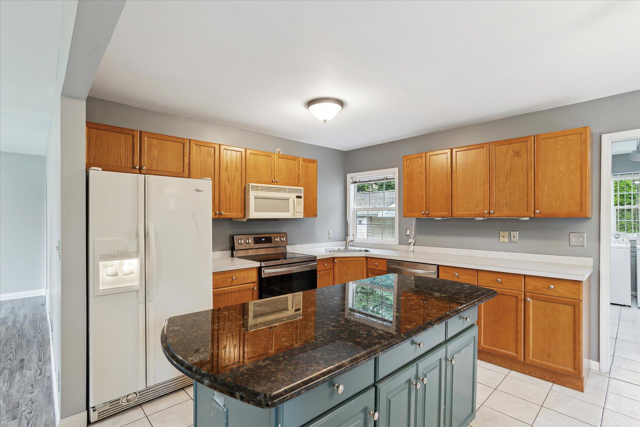 21845 Novi Road Northville, MI 48167 - Photo 7 of 22 12-21845-Novi-Rd-Northville-MI-48167-Win