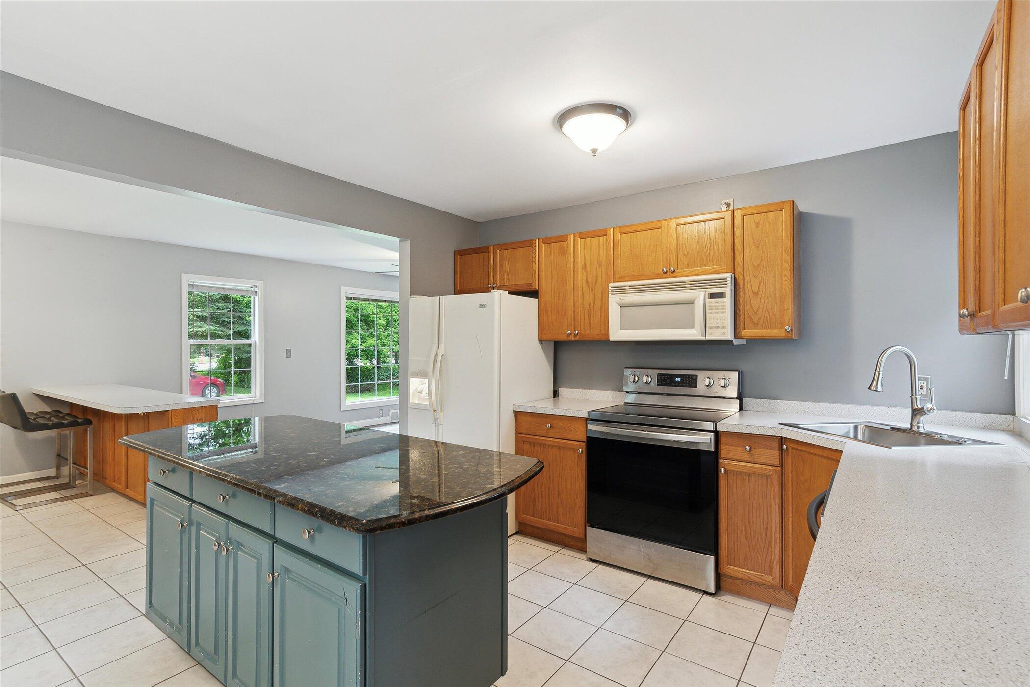 21845 Novi Road Northville, MI 48167 - Photo 8 of 22 13-21845-Novi-Rd-Northville-MI-48167-Win