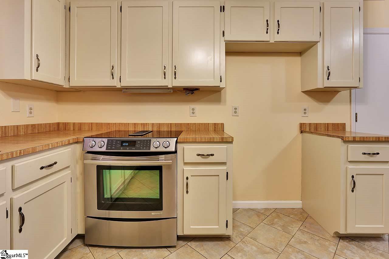 204 Stallings Road Taylors, SC 29687 - Photo 8 of 35 Gallery Image 8