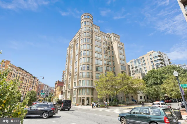 $2,355 | 301 Massachusetts Avenue Northwest, Unit 606, Washington, DC 20001