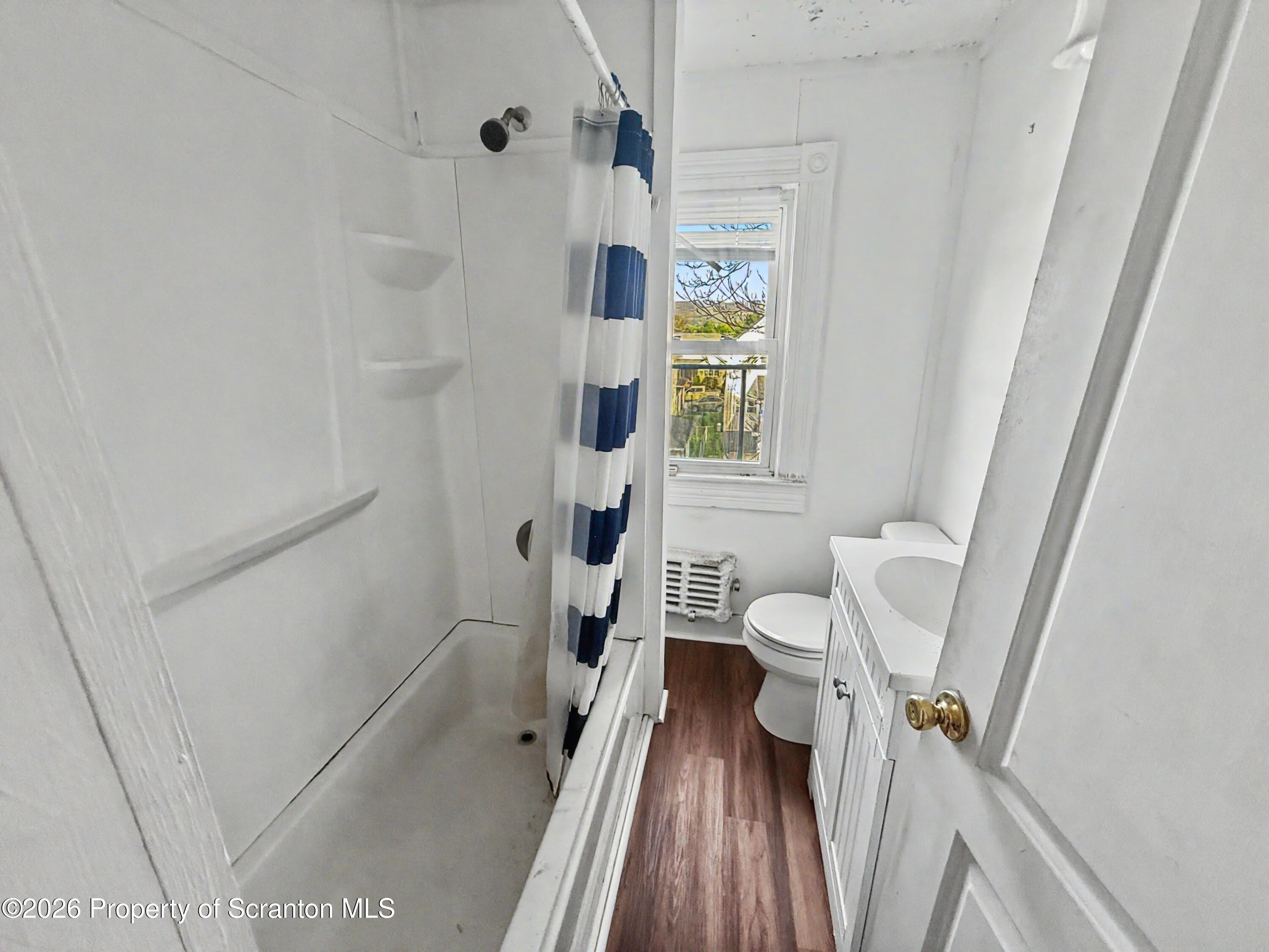 516 4th Street Dunmore, PA 18512 - Photo 9 of 10 Full Bathroom