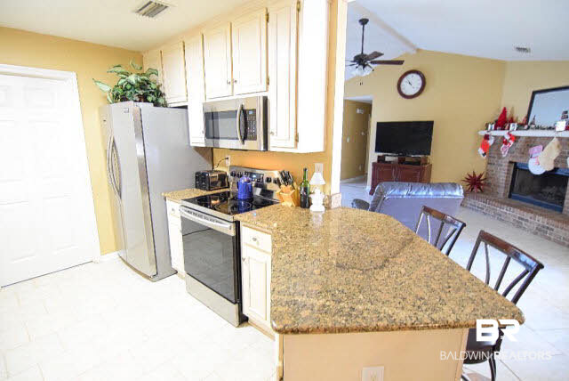 17250 Phillips Place Fairhope, AL 36532 - Photo 10 of 37 Granite Countertops