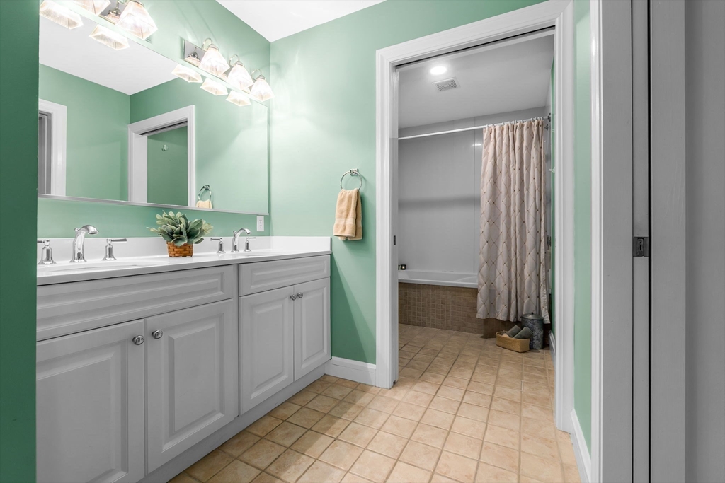 36 Village Road, Unit 712 Middleton, MA 01949 - Photo 20 of 39