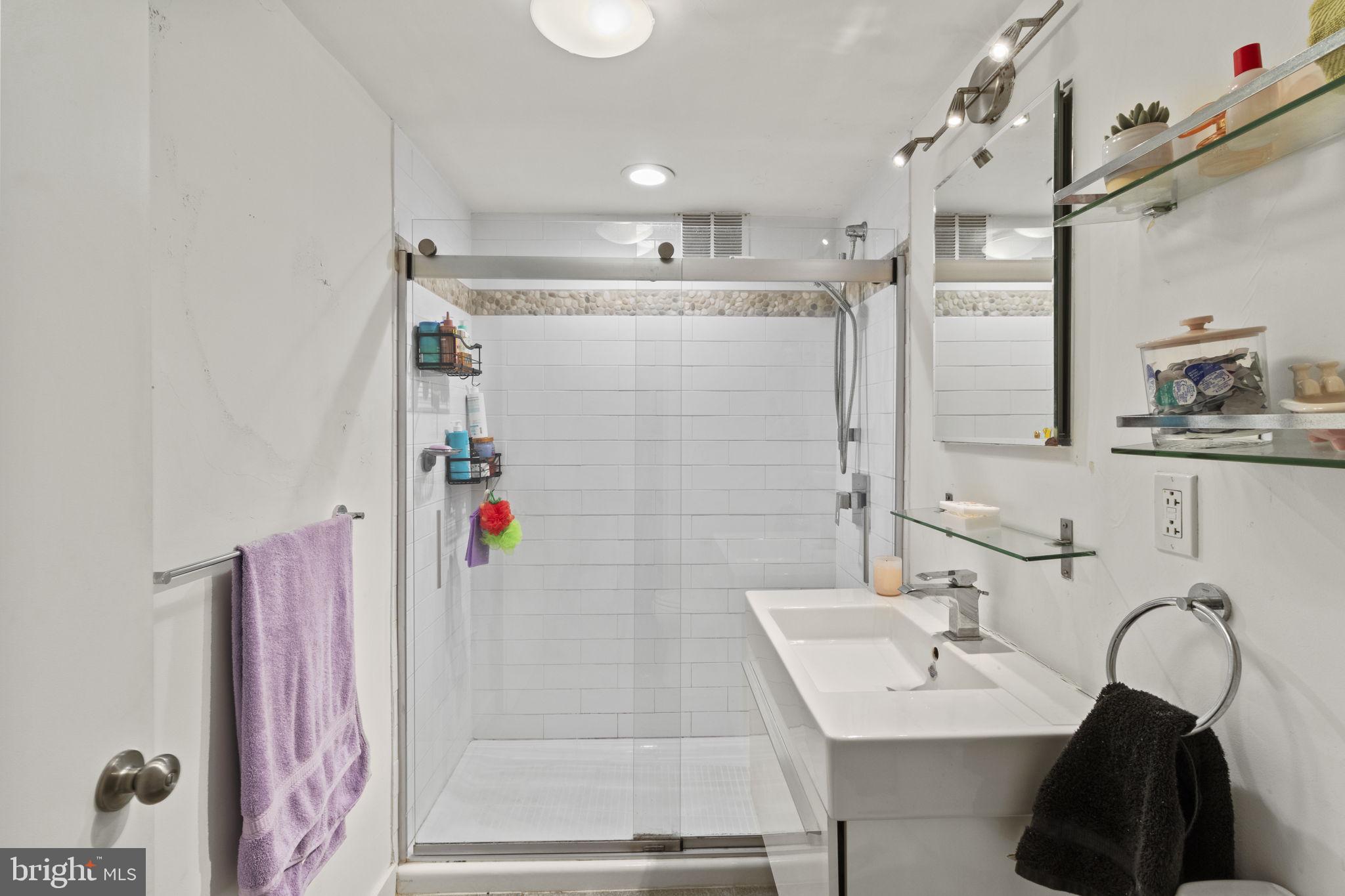 1806-18 Rittenhouse Square, Unit 209 Philadelphia, PA 19103 - Photo 14 of 22 Gallery Image 14