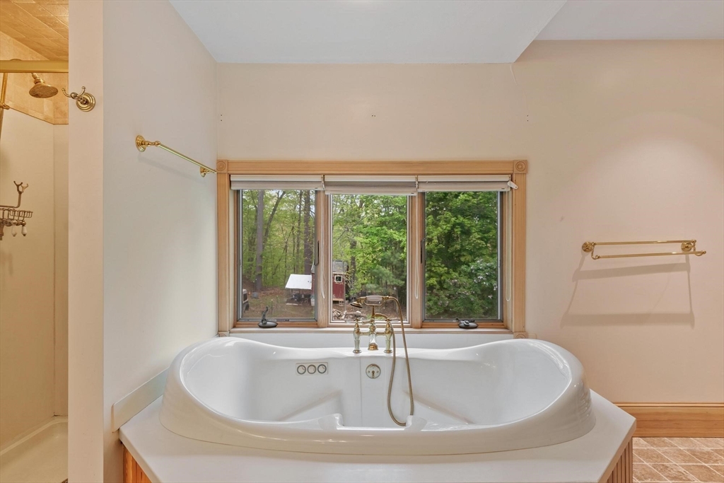 289 Sterling Road Lancaster, MA 01523 - Photo 26 of 39