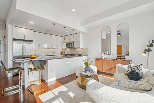 $1,075,000 | 72 Essex Street, Unit 7, Jersey City, NJ 07302