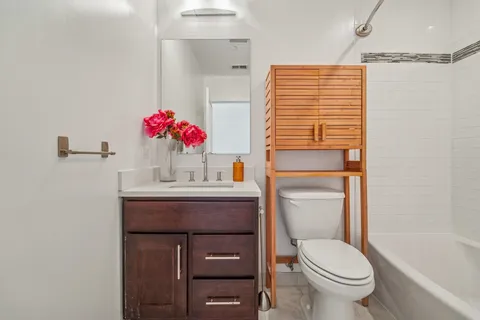 $1,075,000 | 72 Essex Street, Unit 7, Jersey City, NJ 07302