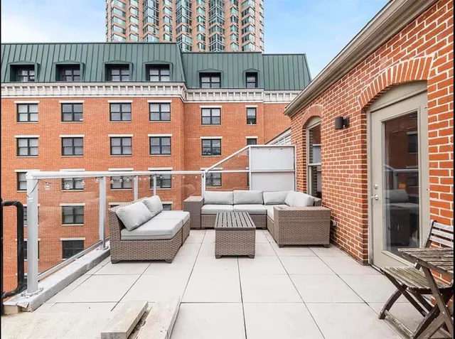 $1,075,000 | 72 Essex Street, Unit 7, Jersey City, NJ 07302