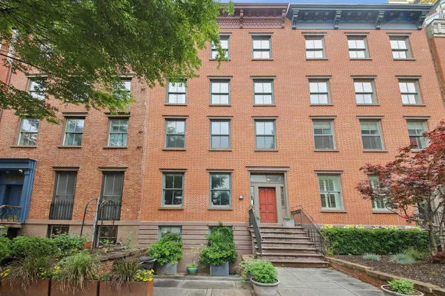 $1,075,000 | 72 Essex Street, Unit 7, Jersey City, NJ 07302