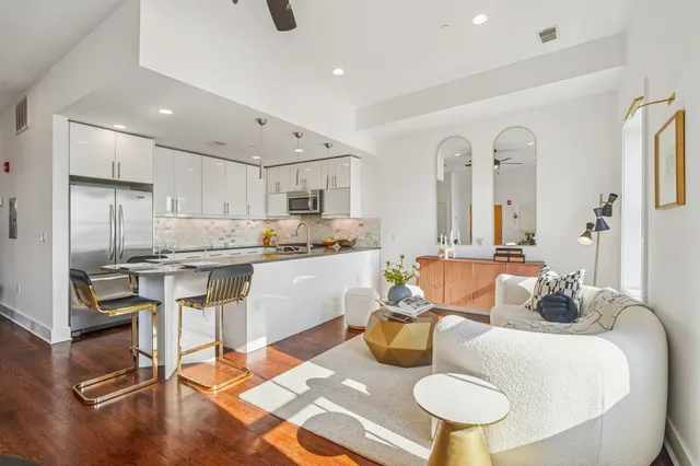 $1,075,000 | 72 Essex Street, Unit 7, Jersey City, NJ 07302