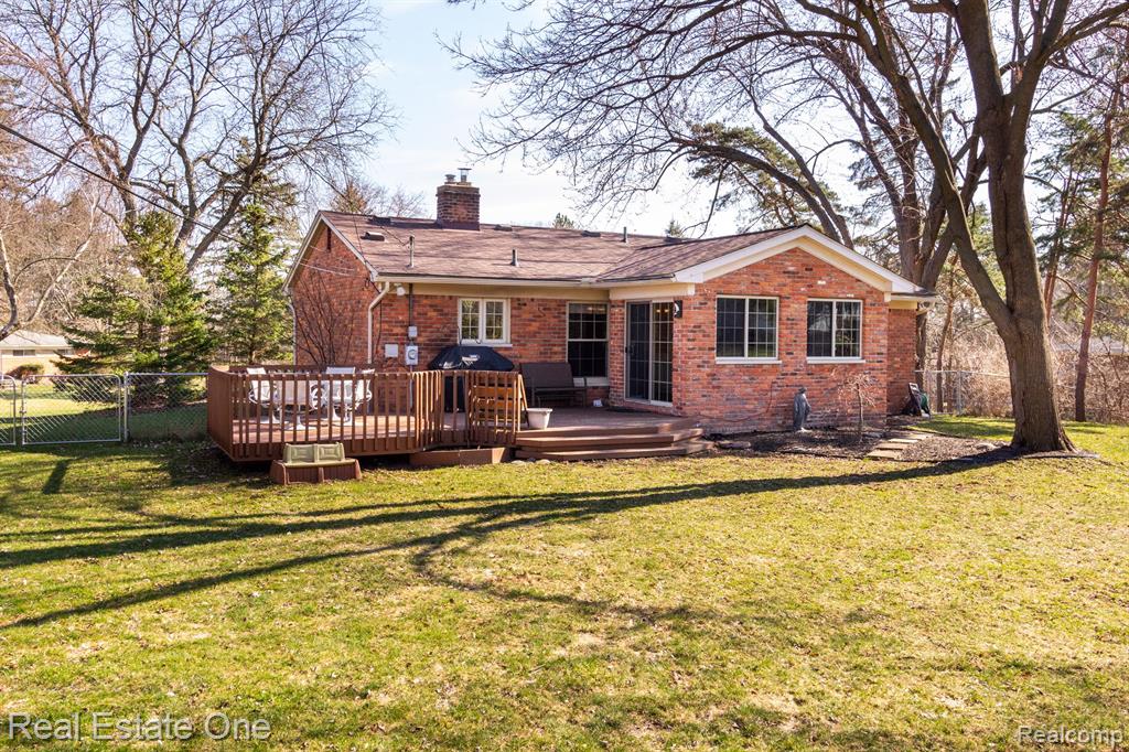 2236 Oklahoma Avenue Rochester Hills, MI 48309 - Photo 42 of 57