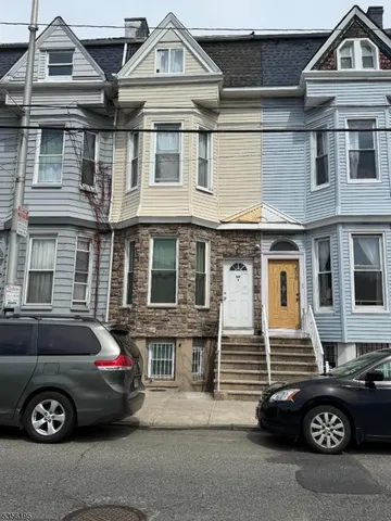 $3,000 | 256 Fairmount Avenue, Unit 2, Jersey City, NJ 07306