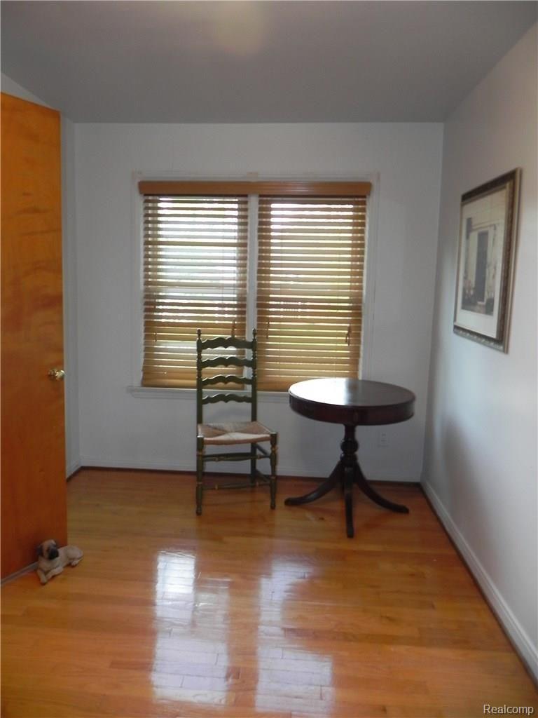 1297 East Maple Road Birmingham, MI 48009 - Photo 20 of 32 UPPER BEDROOM 3 OF 4 - SITTING AREA