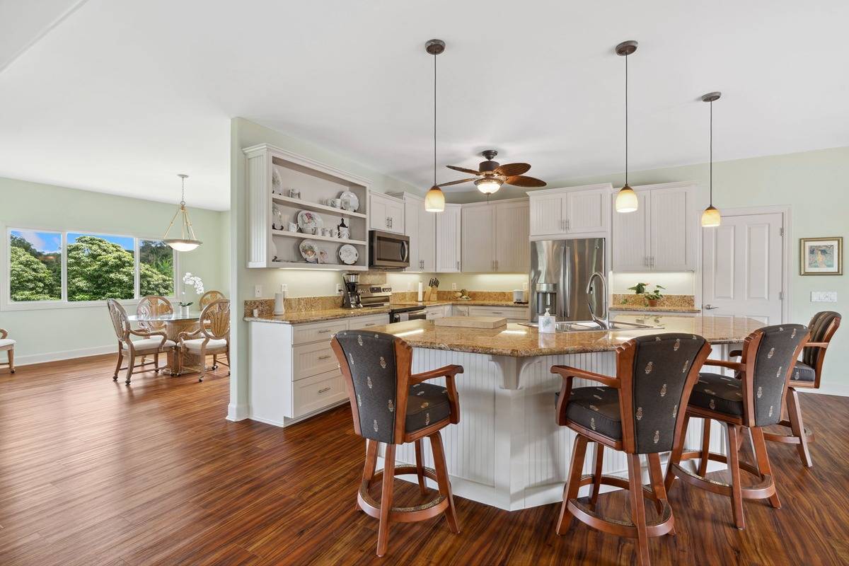 1661 Huli Road Kilauea, HI 96754 - Photo 17 of 28 a view of a dining room and livingroom