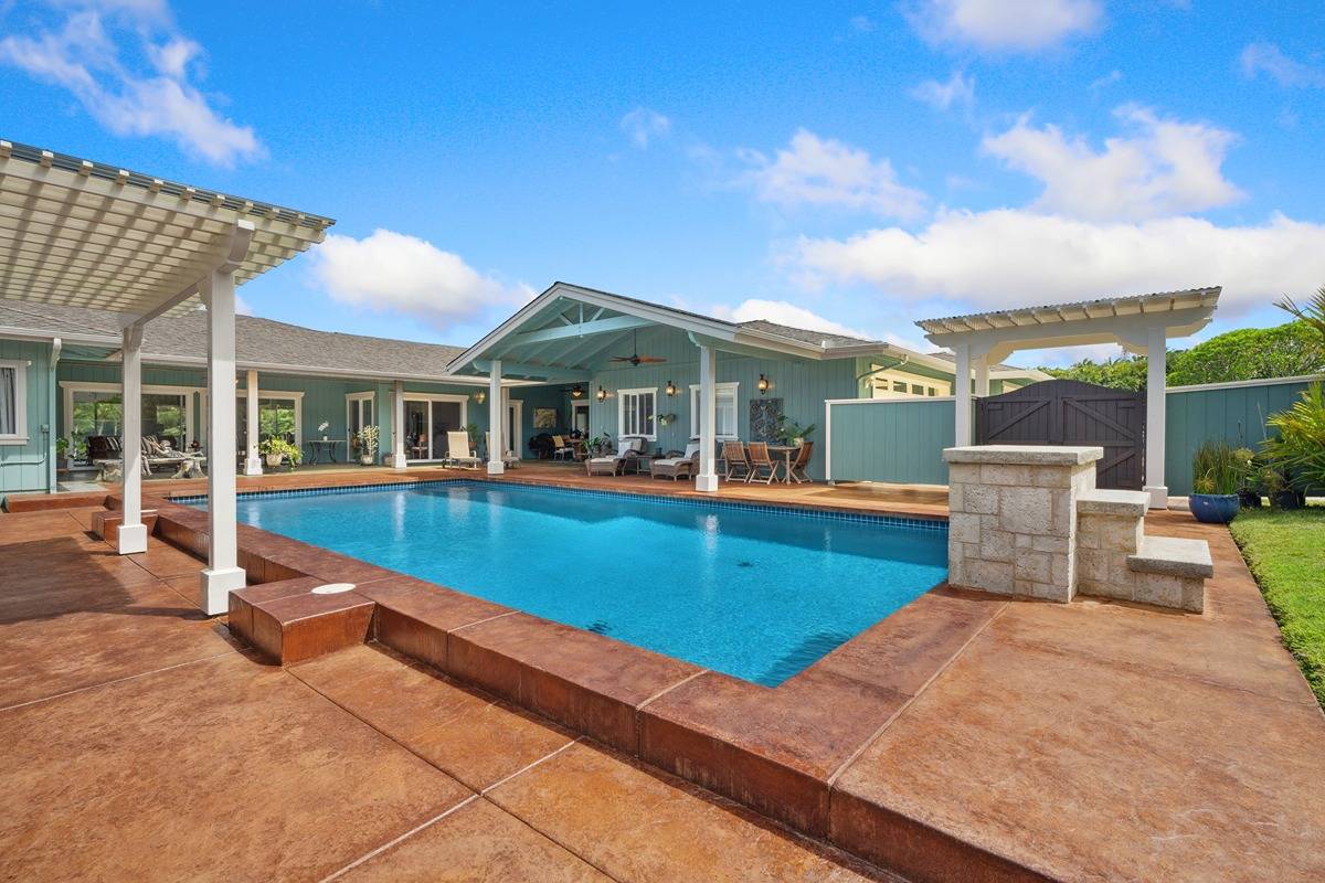 1661 Huli Road Kilauea, HI 96754 - Photo 9 of 28 swimming pool view with a seating space