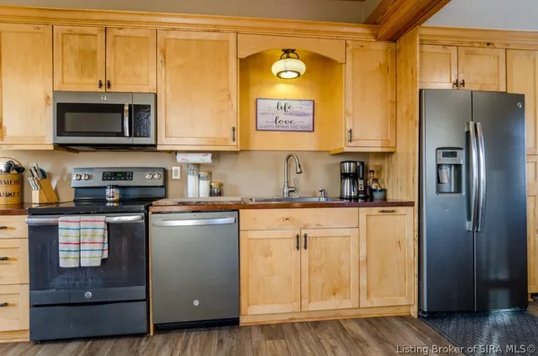 $399,000 | 11409 Highway 150, Greenville, IN 47124