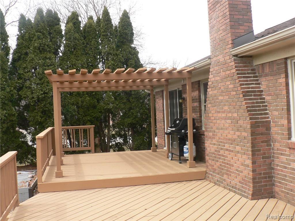 2125 Warrington Road Rochester Hills, MI 48307 - Photo 34 of 47
