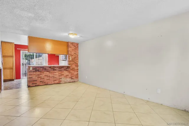 $399,999 | 458 Ridgeway Court, Spring Valley, CA 91977