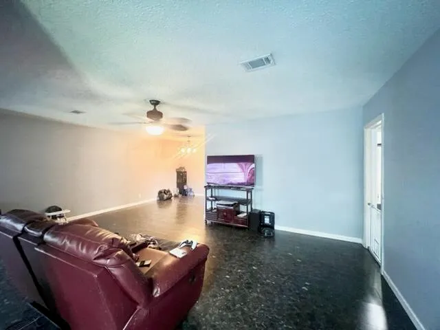 $2,150 | 333 Edge Avenue, Valparaiso, FL 32580