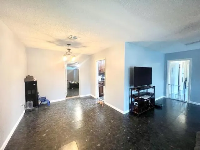 $2,150 | 333 Edge Avenue, Valparaiso, FL 32580