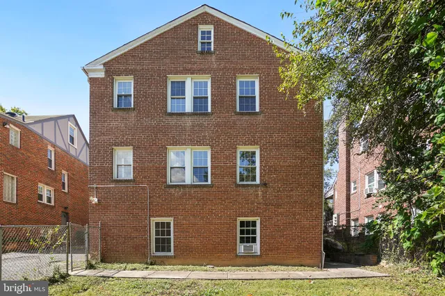 $975,000 | 8511 Flower Avenue, Takoma Park, MD 20912