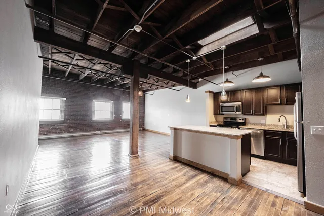 $1,099 | 501 Madison Avenue, Unit 305, Indianapolis, IN 46225