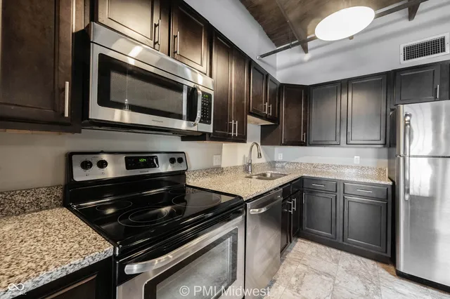 $1,099 | 501 Madison Avenue, Unit 305, Indianapolis, IN 46225