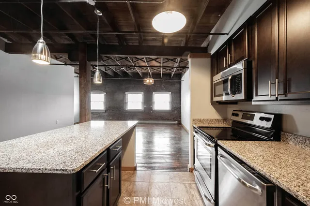 $1,099 | 501 Madison Avenue, Unit 305, Indianapolis, IN 46225