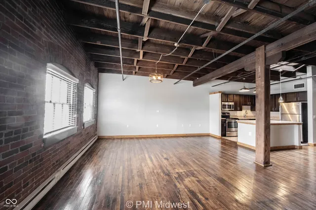 $1,099 | 501 Madison Avenue, Unit 305, Indianapolis, IN 46225